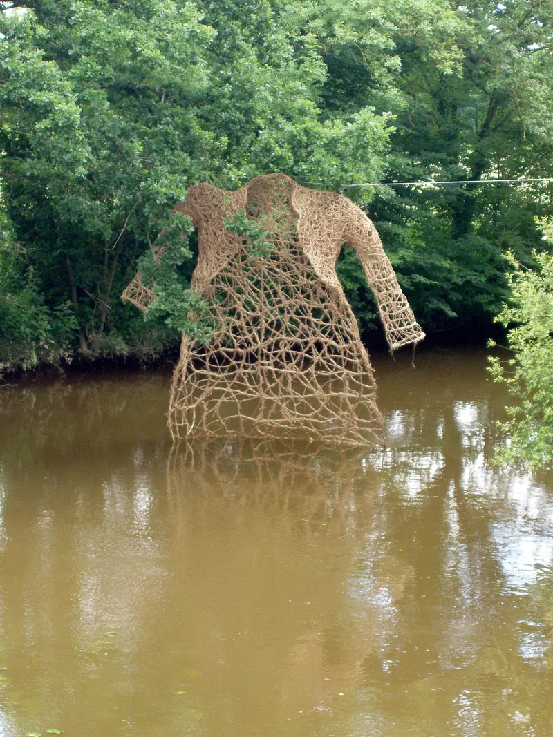 Coat/Water - Installation (2008) - Wild clematis by Véronique Matteudi