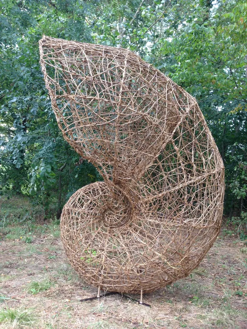 The Nautilus - Sculpture (2018) - Wild clematis and structure in round steel bar by Véronique Matteudi