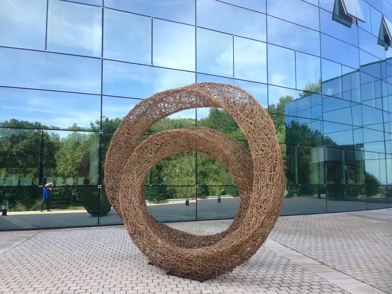 The Door of Time - Installation (2018) - Wild clematis and structure in round steel bar by Véronique Matteudi